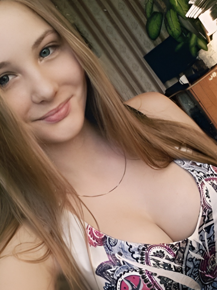 Леся привлекальеная девушка из Корсакова цена от 2000 руб