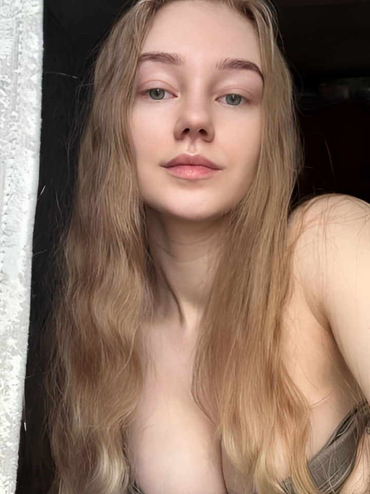 Лиана привлекальеная девушка из Корсакова цена от 2500 руб