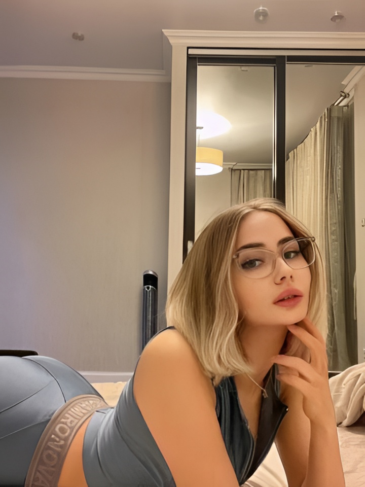 Стелла привлекальеная девушка из Корсакова цена от 3000 руб