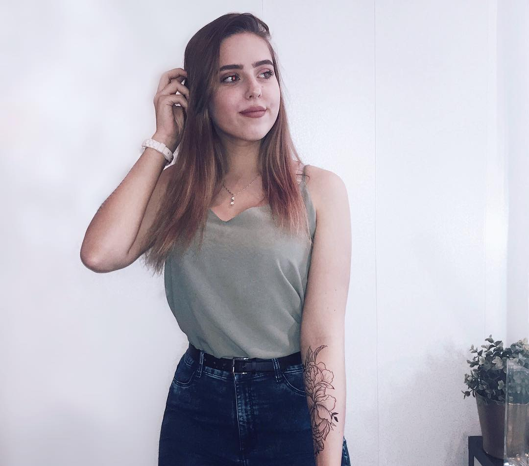 Катя привлекальеная девушка из Корсакова цена от 3500 руб