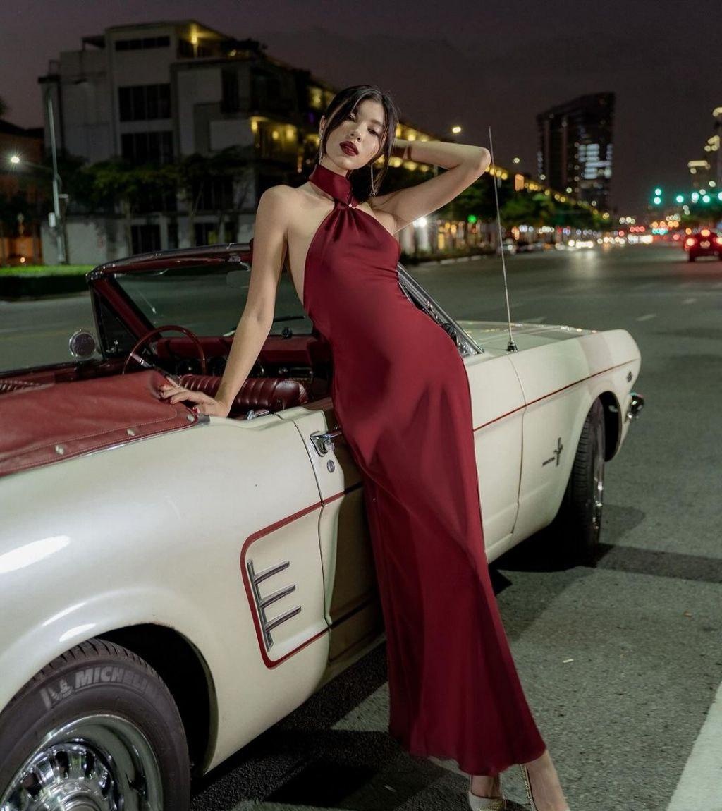 Урсула привлекальеная девушка из Корсакова цена от 12000 руб