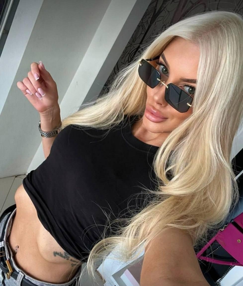 Инга привлекальеная девушка из Корсакова цена от 7000 руб