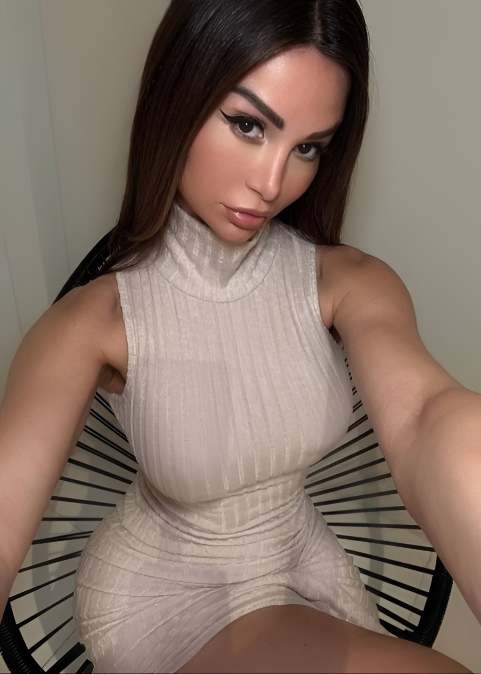 Дина привлекательная девушка из Корсакова цена от 8000 руб