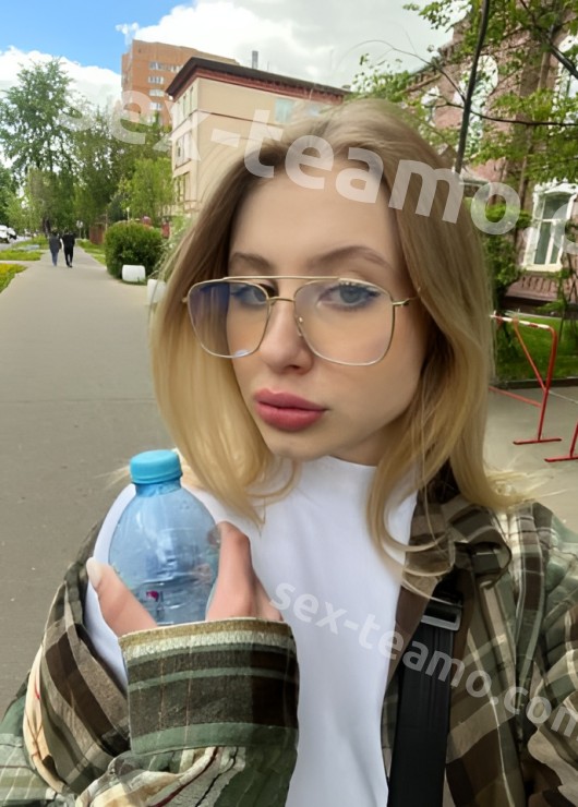 Инга привлекательная девушка из Корсакова цена от 4000 руб