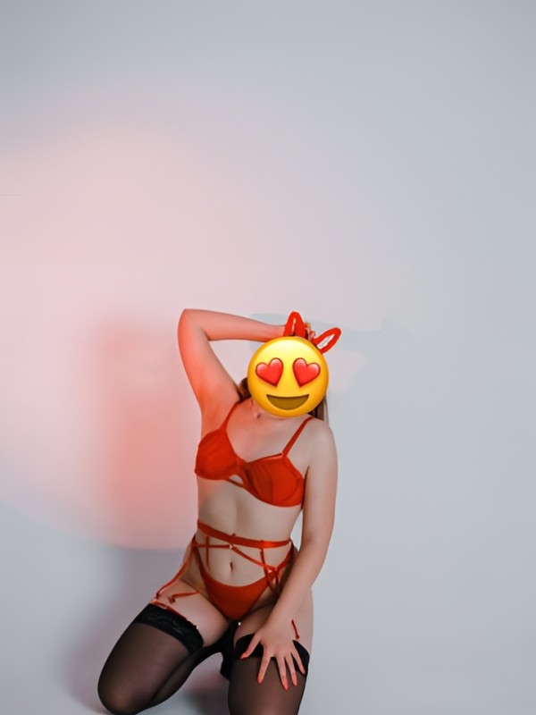 Амина привлекательная девушка из Корсакова цена от 3000 руб