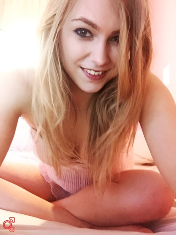 Юля привлекательная девушка из Корсакова цена от 10000 руб