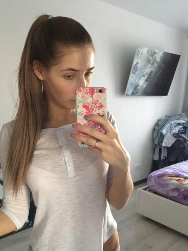 Света привлекательная девушка из Корсакова цена от 3500 руб