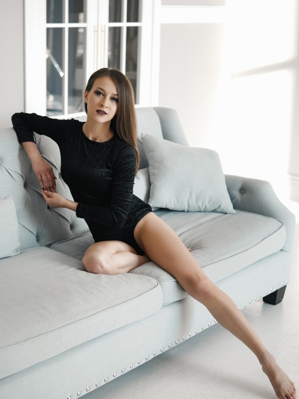 Алиса привлекательная девушка из Корсакова цена от 3000 руб