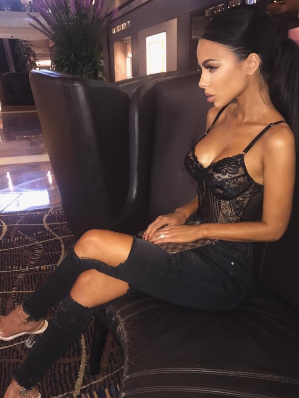 Дашута привлекательная девушка из Корсакова цена от 3000 руб